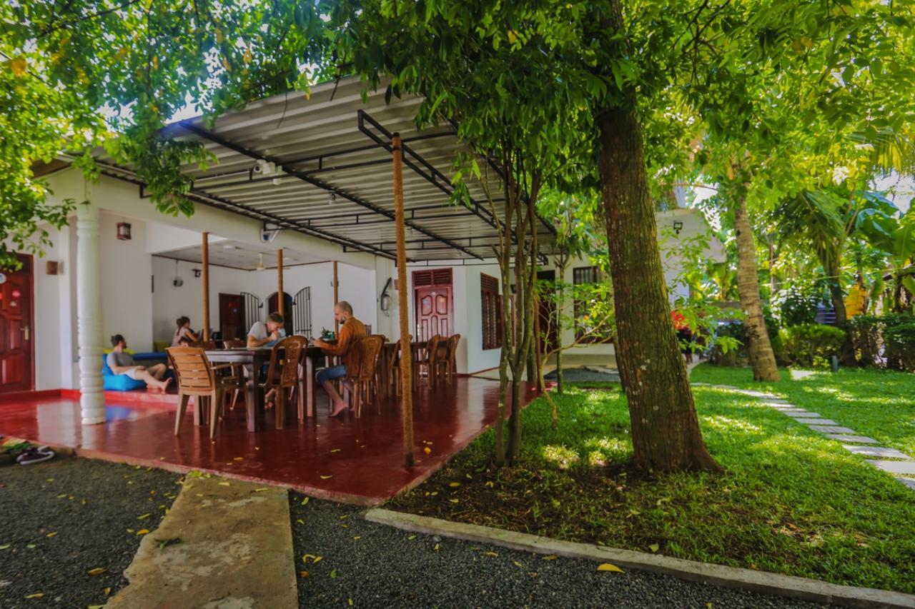 Gihan Guesthouse Mirissa Exterior foto
